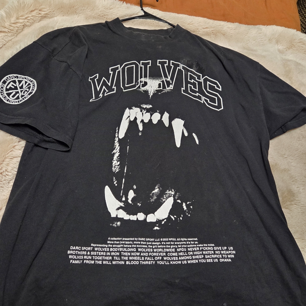 Darcsport Wolves Black T-Shirt